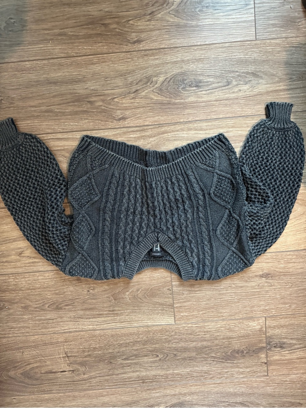 Forever 21 Black Cable-Knit Cropped Sweater